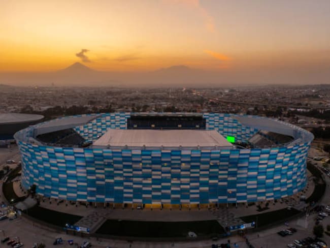 Puebla deja Estadio Cuauhtémoc por lesiones y daño del césped tras partidos de Cruz Azul