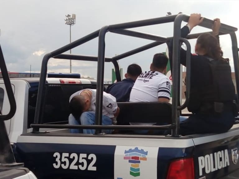 Detenidos en el Santos vs Monterrey. Foto: @UnivDeportes