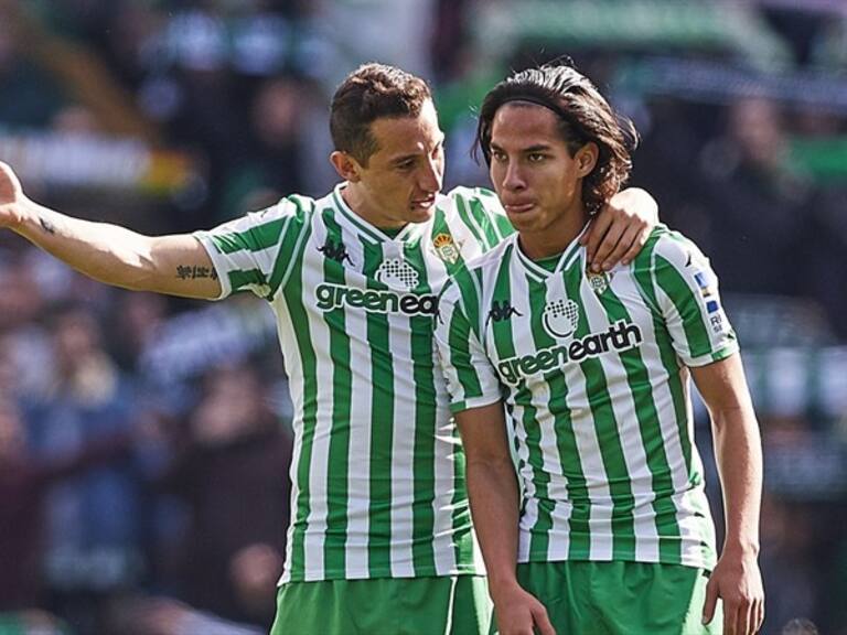 Andrés Guardado, Diego Lainez . Foto: Getty Images