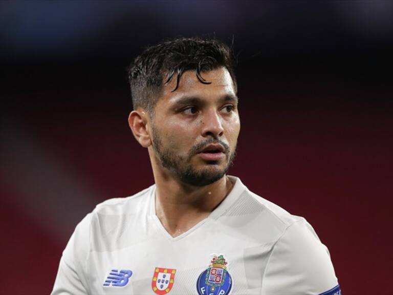 Monchi del Sevilla acepta seguimiento al 'Tecatito' Corona