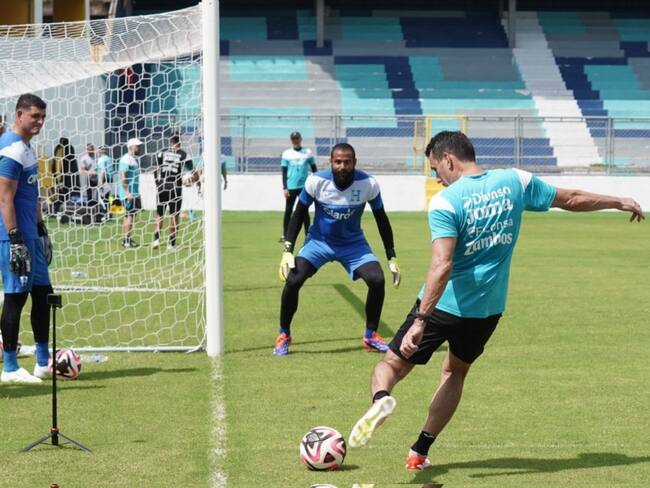Honduras realiza microciclo previo a enfrentar a la Selección Mexicana en Nations League
