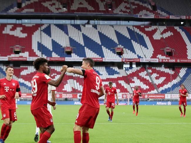 Bayern Munich golea y se afianza en el liderato