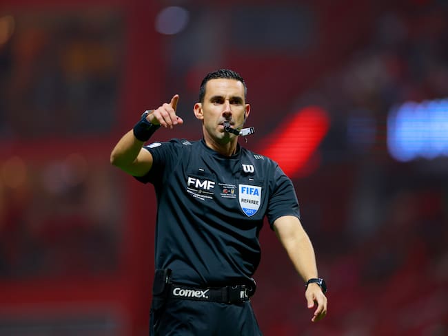 César Arturo Ramos y otros árbitros mexicanos siguen sin poder salir de Qatar por conflicto en Medio Oriente