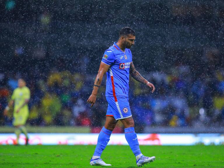 Juan Escobar se perderá todo el torneo con Cruz Azul