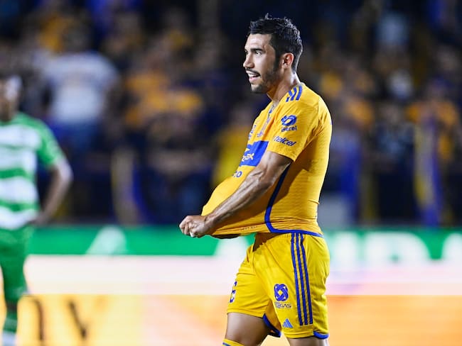 Tigres termina derrotando a Santos con un doblete de Juan Pablo Vigón