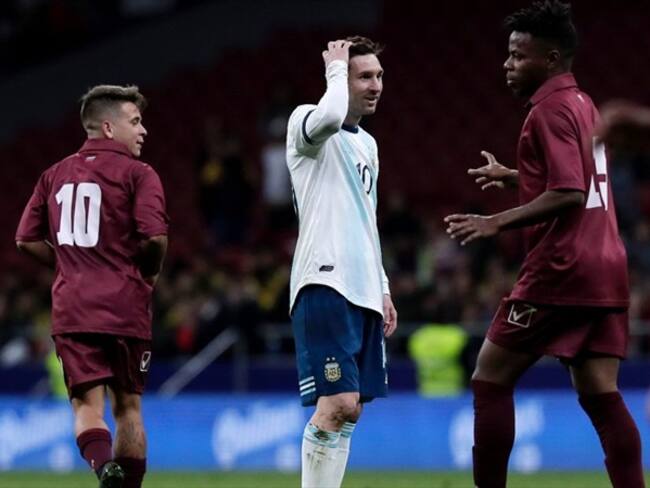 Con todo y Messi, Argentina pierde ante Venezuela