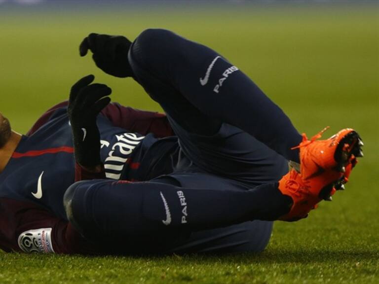 Neymar al momento de su lesión. Foto: Getty Images