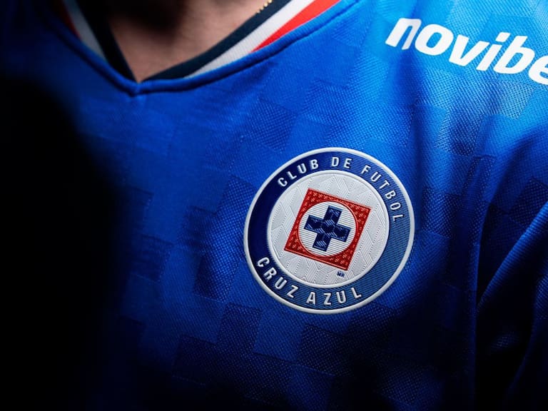 Cruz Azul deslumbra con su nueva colección de ropa para la temporada 2025 - 26: Precios y dónde comprar