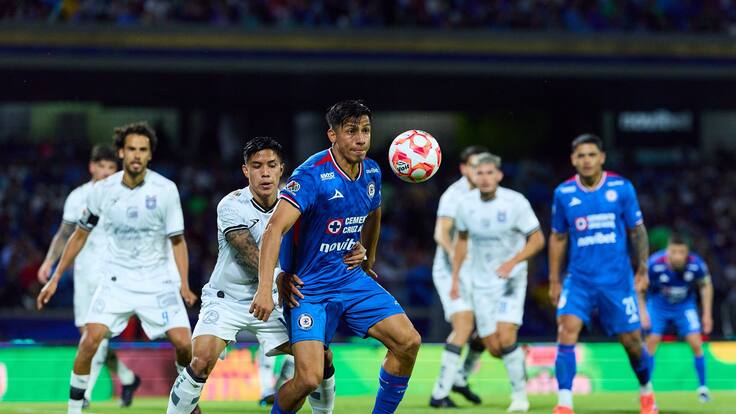 Cruz Azul pierde el paso perfecto y rescata un empate ante Querétaro
