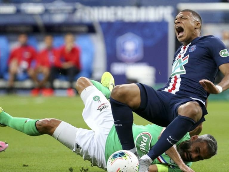 Kylian Mbappé se lesionó en la Copa de Francia . Foto: Getty Images