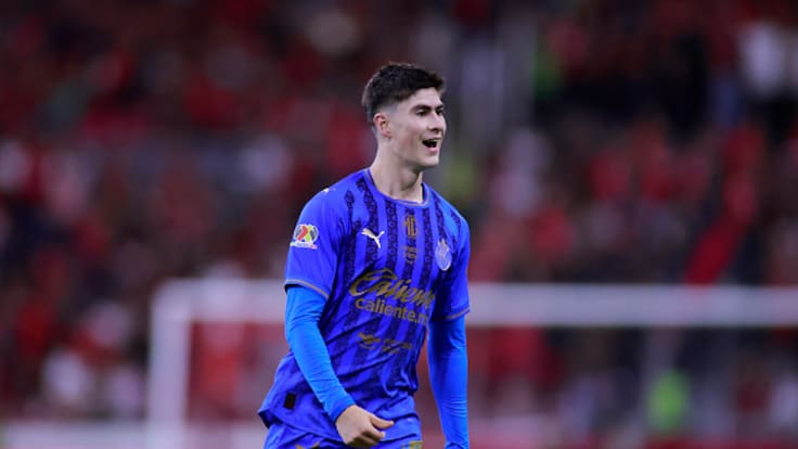 ‘La Hormiga’ González y Ángel Sepúlveda silencian el Jalisco en la victoria de Chivas sobre Atlas