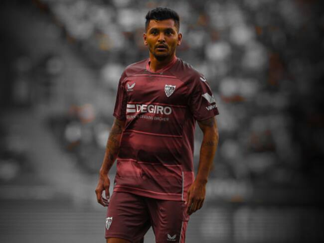¡Tecatito Corona se fracturó el peroné! ¡Adiós a Qatar 2022!