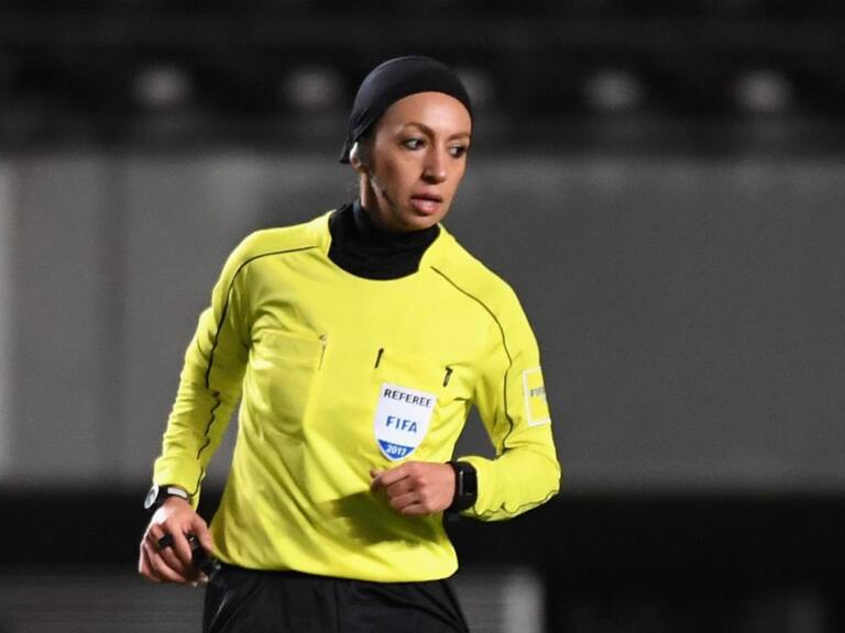 Mahsa Ghorbani es revocada para pitar un partido masculino en Irán