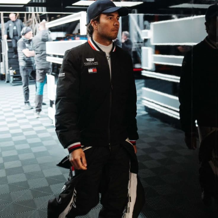 Checo Pérez celebra su cumpleaños 36 regresando a la Fórmula 1 con Cadillac y debuta en los tests de Barcelona