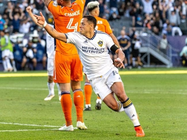 Arranque mexicano en la MLS: Chicharito, Vela y 'Chofis' anotan con sus clubes