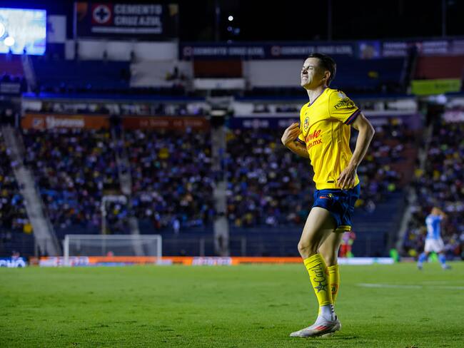 Álvaro Fidalgo se convierte en una baja más para el América, tras lesión en el tobillo