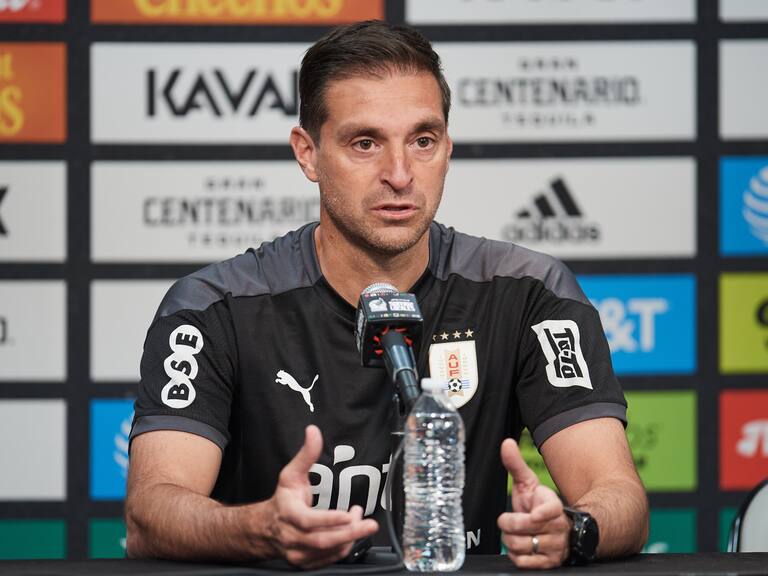 Diego Alonso esta enfocado con Uruguay para el Mundial de Qatar