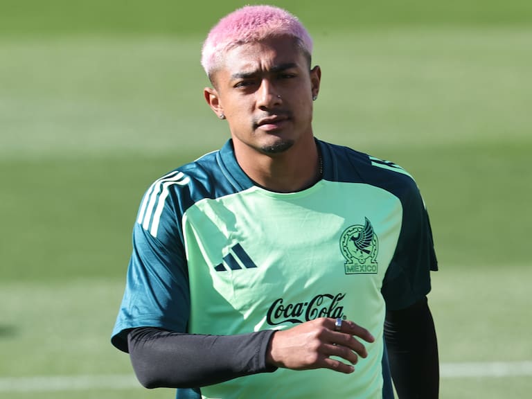 ¡Alarma en el Tri! Julián Araujo sufre dura lesión y su lugar en el Mundial 2026 pende de un hilo