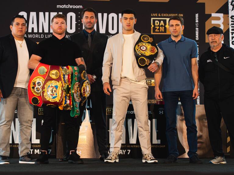 Canelo y Bivol se alistan tras dar el peso pactado en la báscula