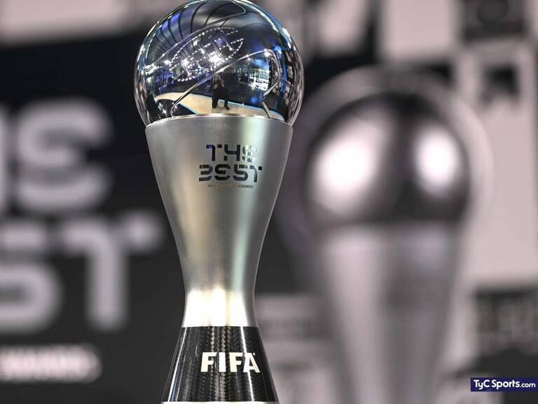 Leo Messi, Robert Lewandoski y Krim Benzema por el Premios The Best