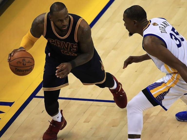 KD vs LeBron James. Foto: Getty