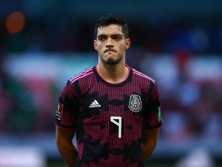 MEXICO CITY, MEXICO - OCTOBER 10: Raúl Jimenez of Mexico during the match between Mexico and Honduras as part of the Concacaf 2022 FIFA World Cup Qualifier at Azteca Stadium on October 10, 2021 in Mexico City, Mexico. (Photo by Hector Vivas/Getty Images)