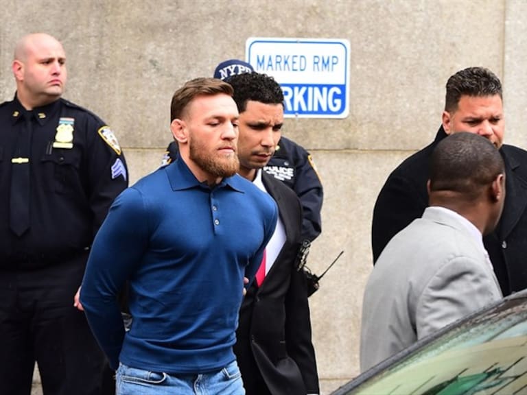 Connor McGregor al momento de ser arrestado. Foto: Getty Images