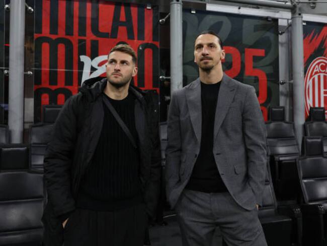 Santiago Giménez llega al Milan y fue recibido por Zlatan Ibrahimovic