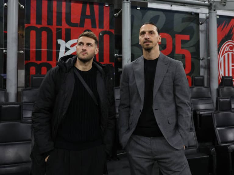 Santiago Giménez llega al Milan y fue recibido por Zlatan Ibrahimovic