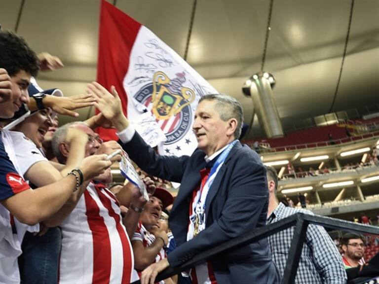 Jorge Vergara defiende a su entrenador. Foto: Getty Images