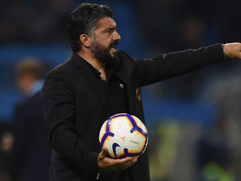 Gattuso insiste en el fichaje de Cavani