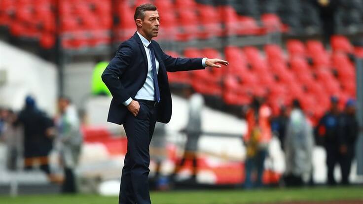 Los números de Caixinha ante Herrera