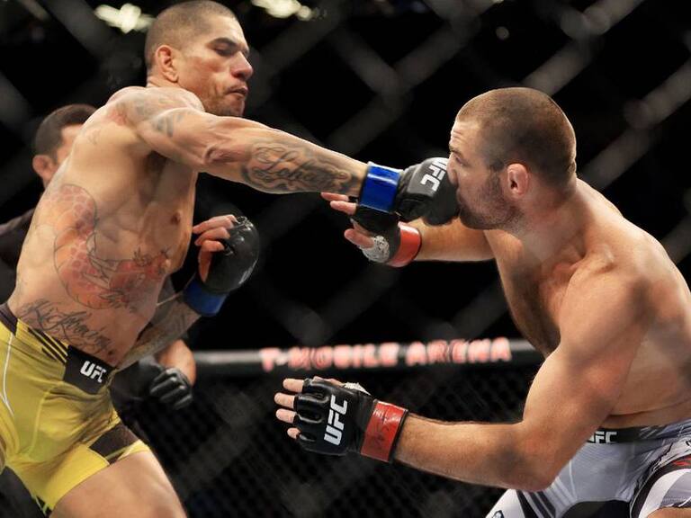 Alex Pereira derrotó en UFC 276 a Sean Strickland