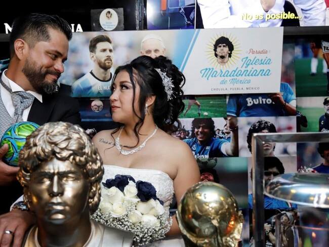 La Iglesia Maradoniana en México celebra su primer boda