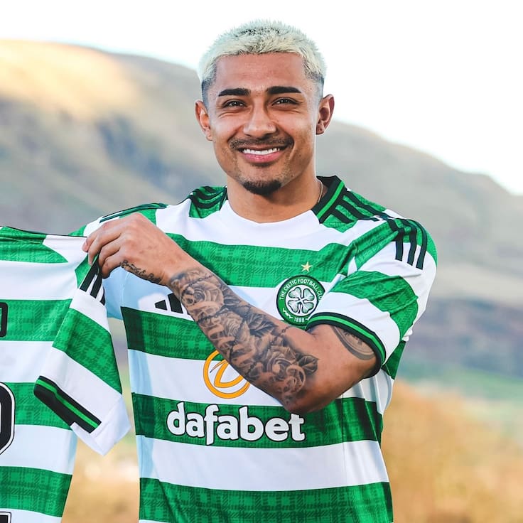 Julián Araujo se convierte en nuevo jugador del Celtic