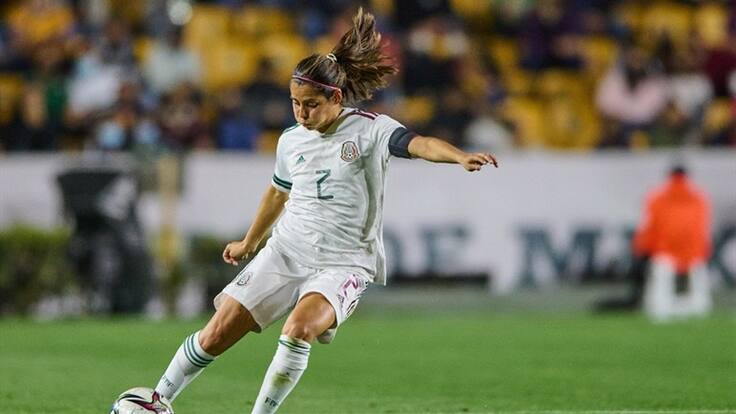 Kenti Robles se quiebra tras fracaso de México en el Premundial