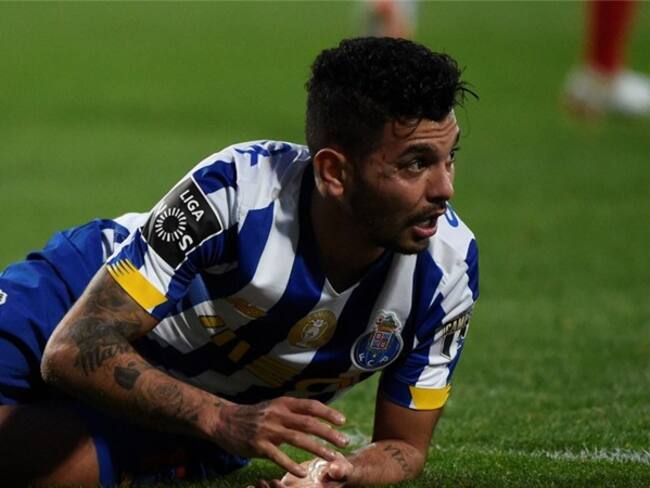 'Tecatito' Corona, en duda para el duelo ante la Juventus en Champions