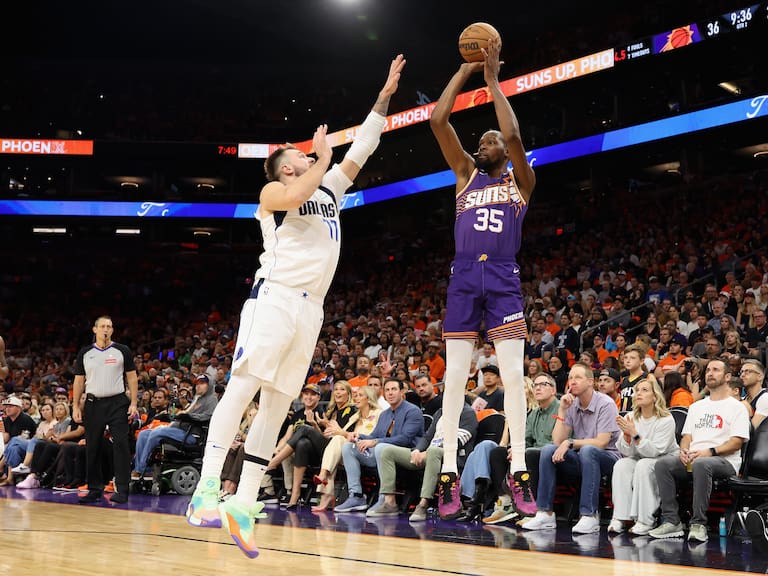 Kevin Durant llega a la lista de los 29 mil puntos en la NBA.