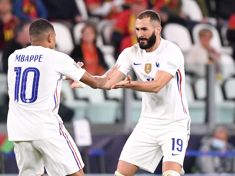 Mbappe y Benzema encabezan la lista de Deschamps.