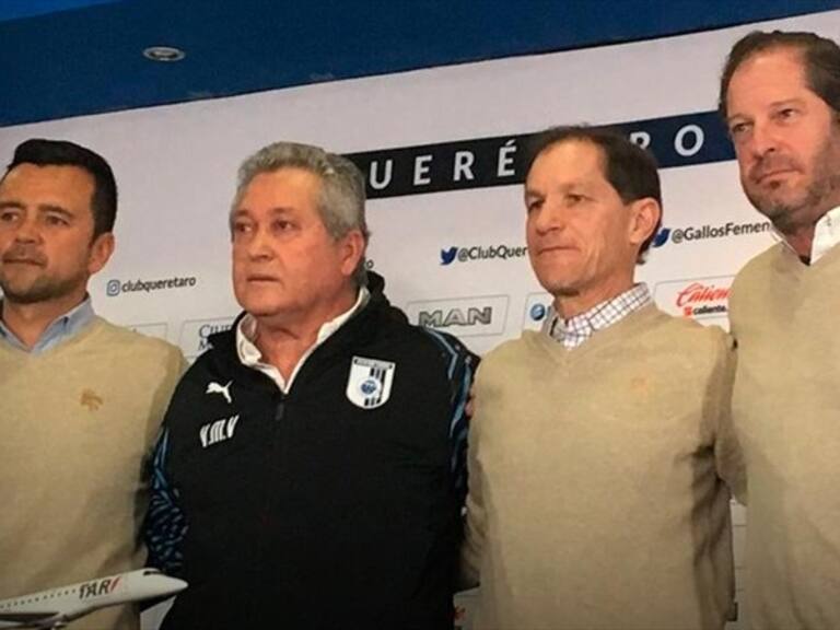 Vucetich siendo presentado con Querétaro . Foto: W Deportes