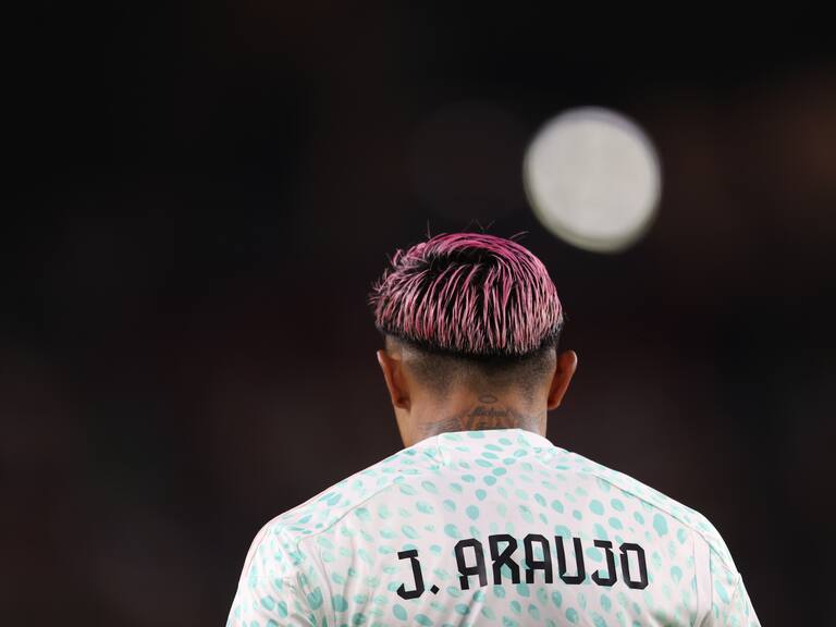 Julián Araujo no jugará con el Barcelona la próxima temporada