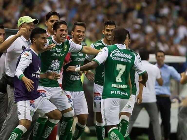 Jugadores de León festejan gol de Burbano. Foto: Twitter