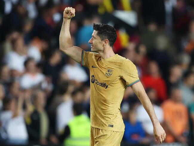 Lewandowski salvó al Barcelona al 92′