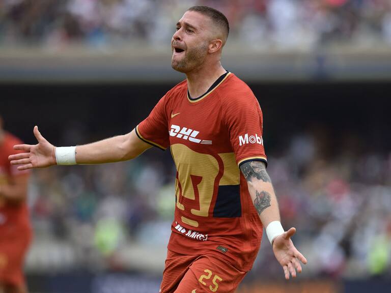 Arturo Ortiz se alista para jugar con Pumas y enfrentar a Barcelona