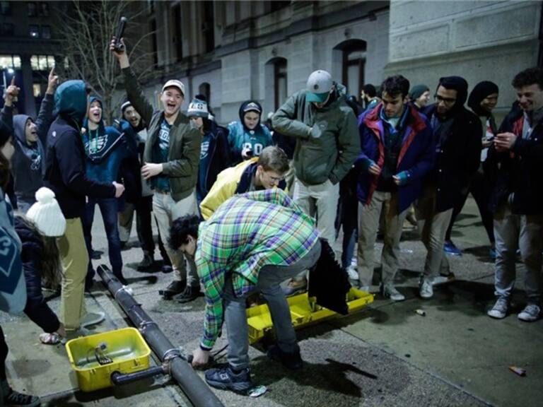 Aficionados causaron destrozos . Foto: Getty Images