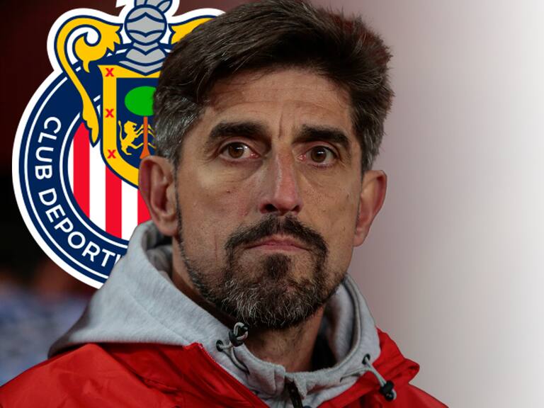 Veljko Paunovic en la puerta de salida de Chivas