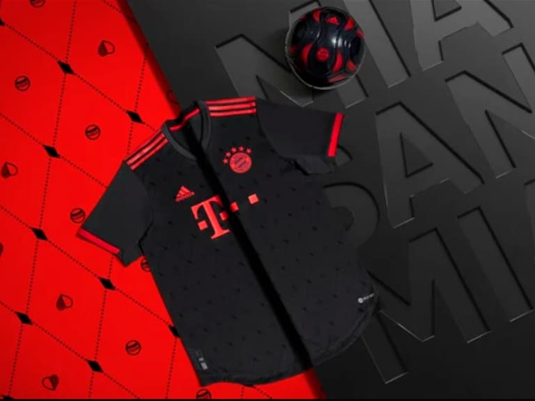 Bayern Munich y su tercer uniforme inspirado... ¡En cartas de juego!