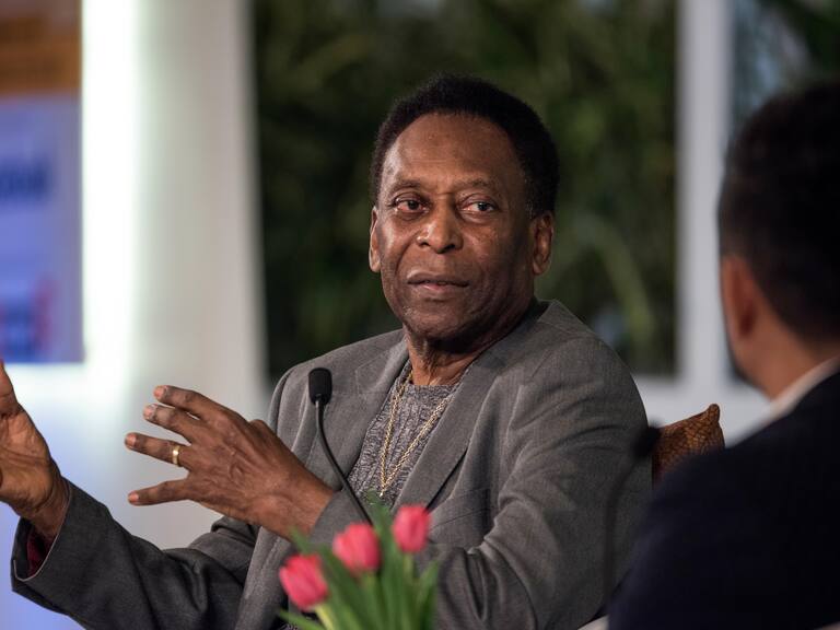 Pelé mando un mensaje optimista de salud.