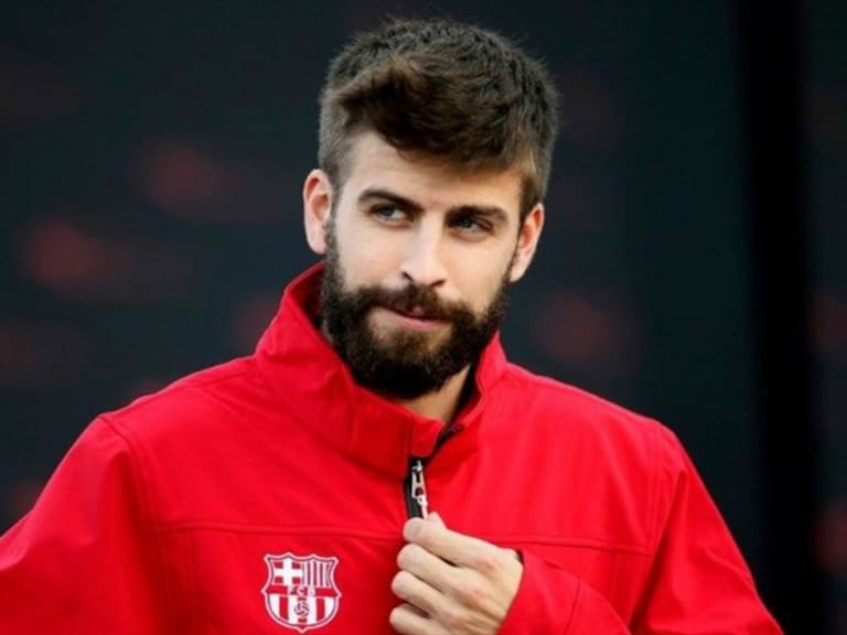 Piqué se comunica con sus seguidores por medio de un Facebook Live