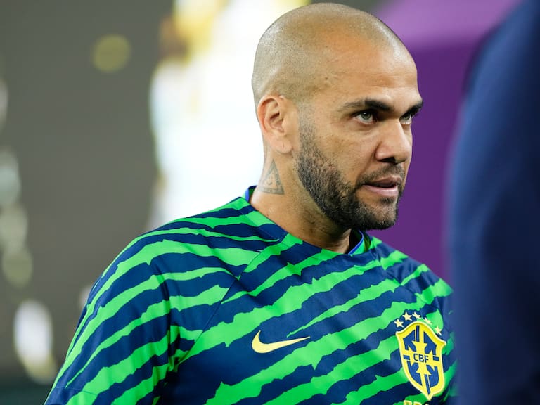 Dani Alves usará un. brazalete para salir de la prision